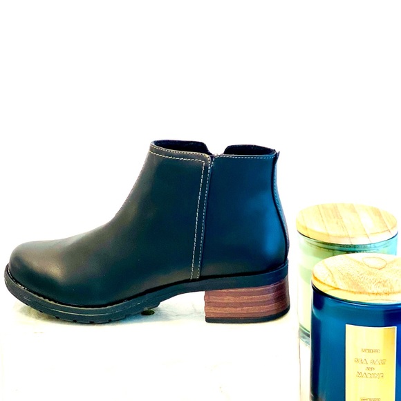 Eastland Shoes - 🌳Eastland Juniper Faux-Leather Ankle Boots, Size 8.5 M, Black (NWT in box)